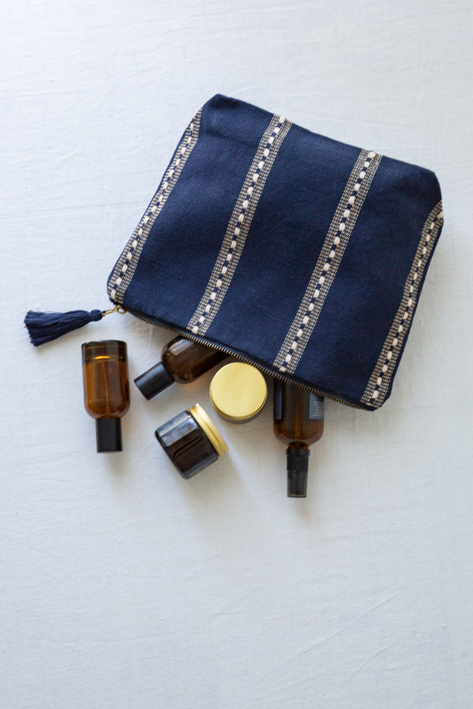 NAVY BLUE TOILETRY BAG