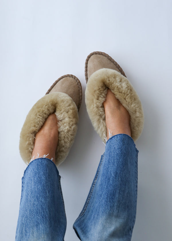 Women's Sheepskin Moccasin Slippers – Soft Beige