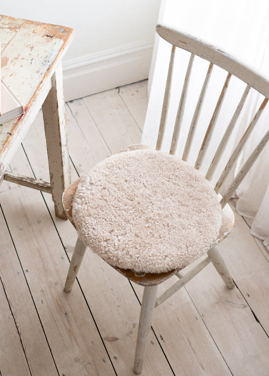 Short-Hair Sheepskin Seat Pad – Oatmeal