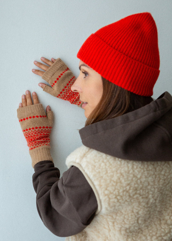 wrist warmers with pattern