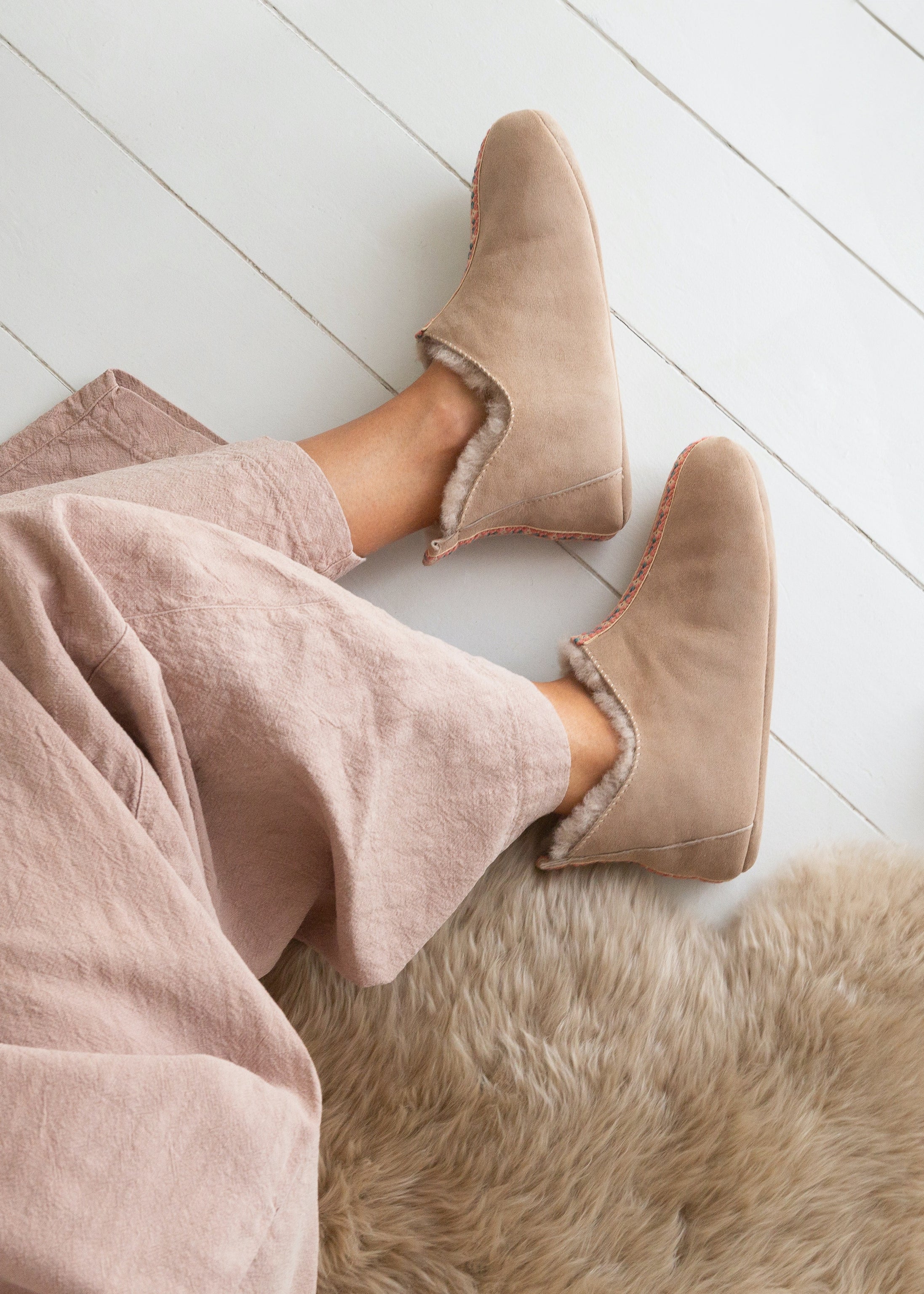 Viola Sheepskin Slipper Boots – Soft-Soled Shearling Slippers - EU36 ...
