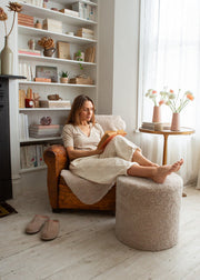 Round Shearling Pouffe – Oatmeal