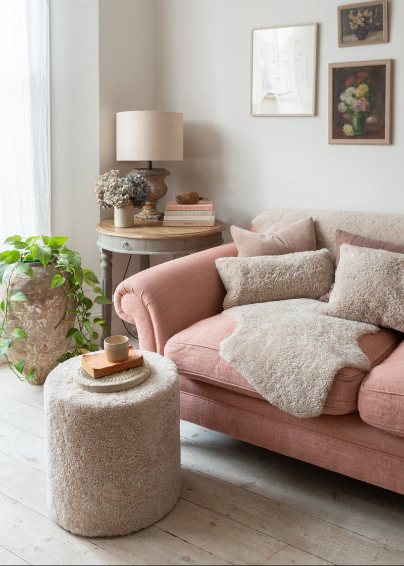 Round Shearling Pouffe – Oatmeal