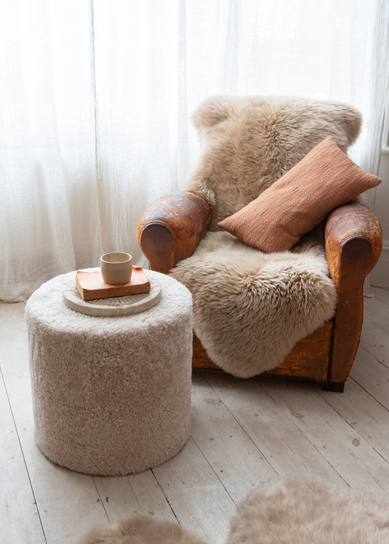 Round Shearling Pouffe – Oatmeal