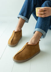 Magnus Men’s Sheepskin Slipper Boots