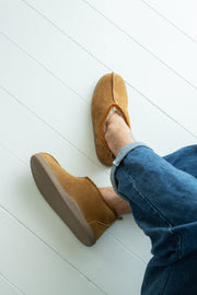 Magnus Men’s Sheepskin Slipper Boots