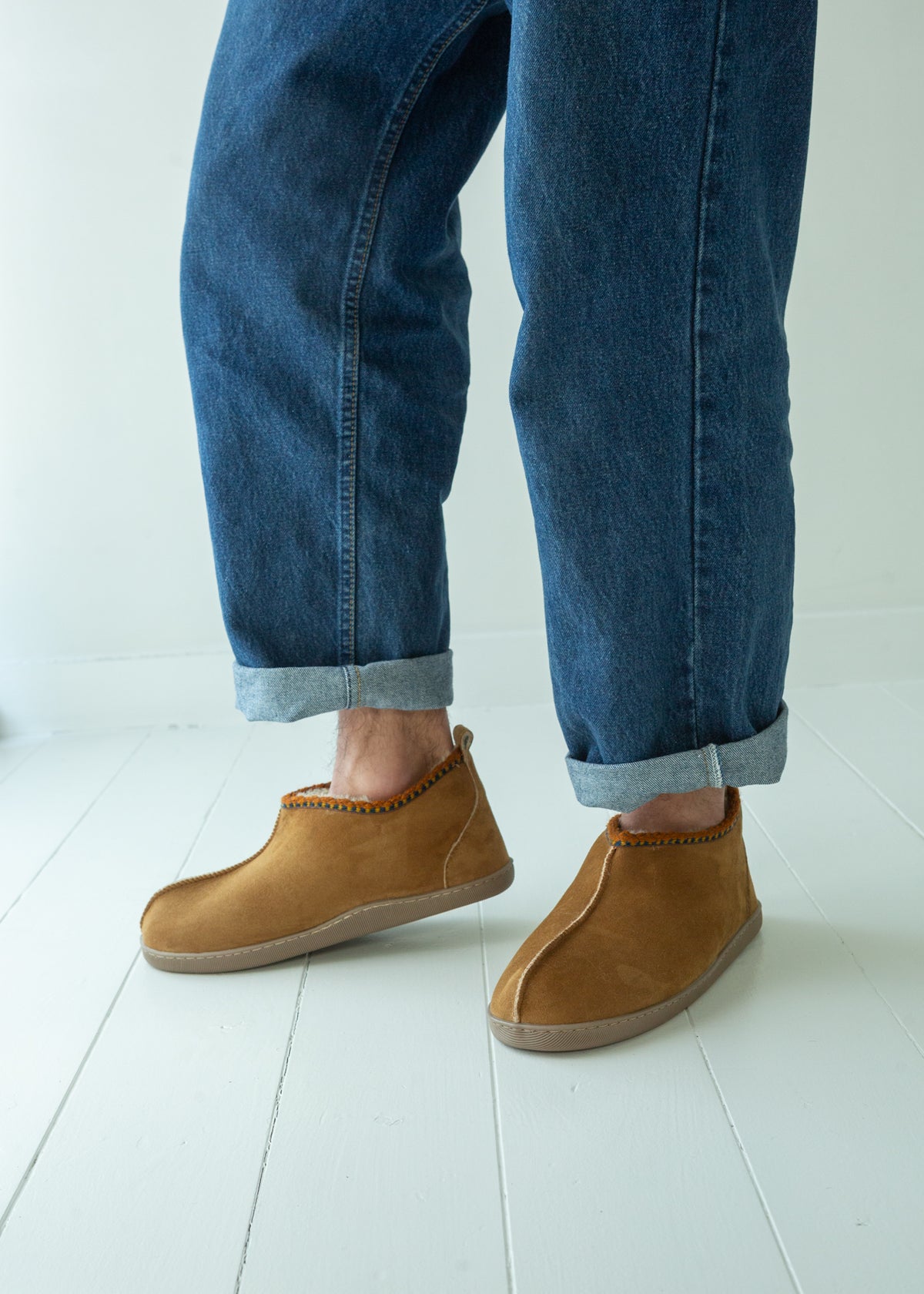 Magnus Men’s Sheepskin Slipper Boots