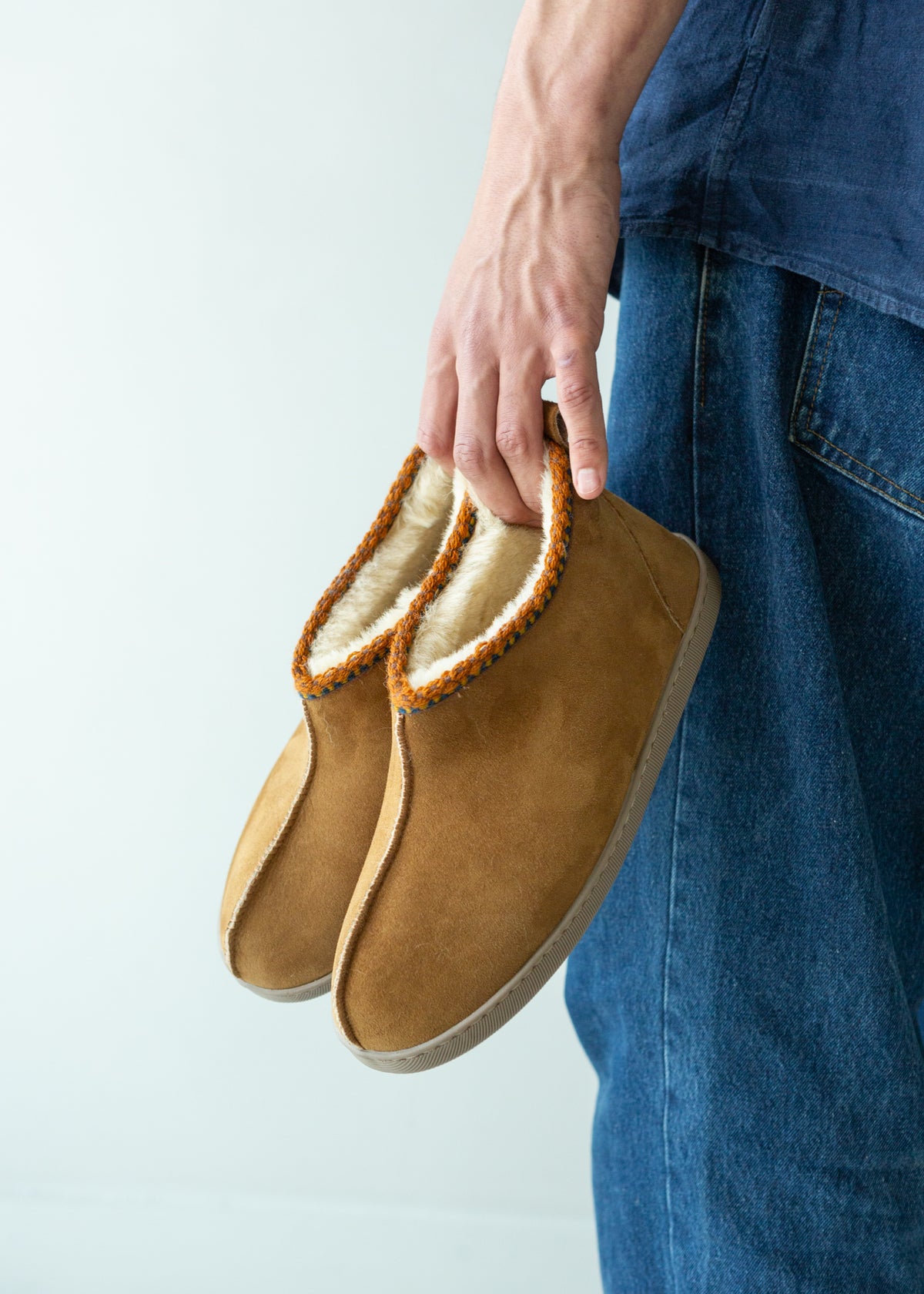 Magnus Men’s Sheepskin Slipper Boots