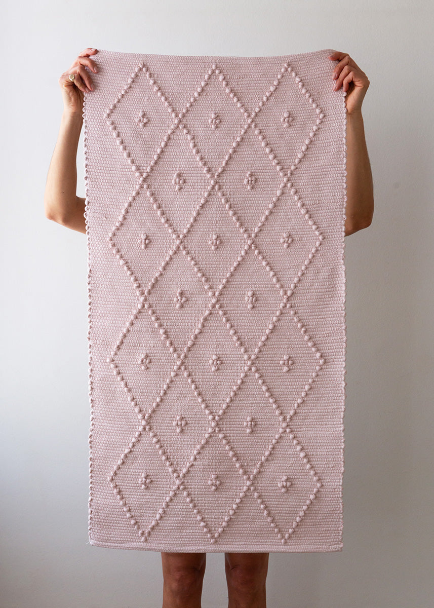 Hand-Woven Diamond Bath Mat - Shell Pink
