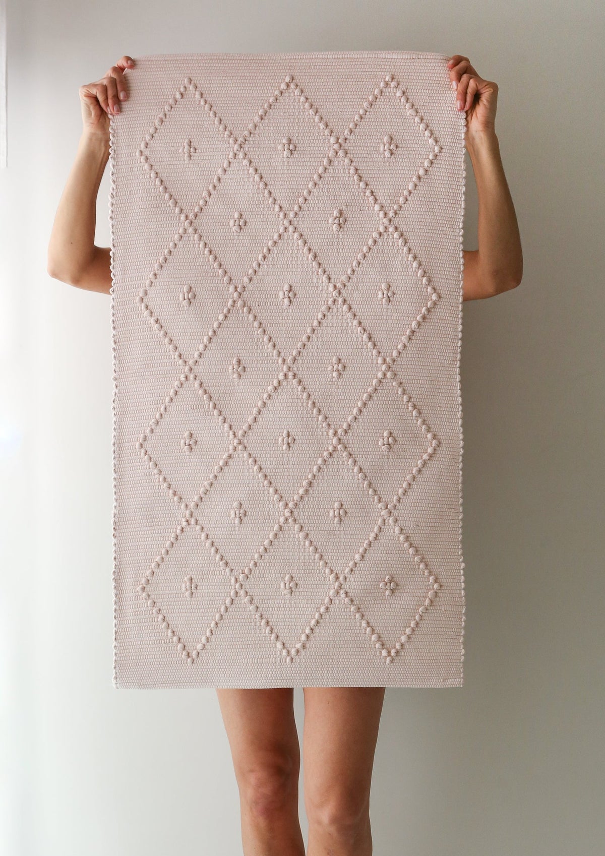 Hand-Woven Diamond Bath Mat - Shell Pink
